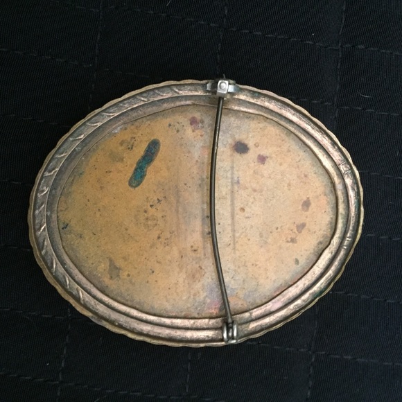 Vintage Colonial Couple Brooch - Picture 4 of 4